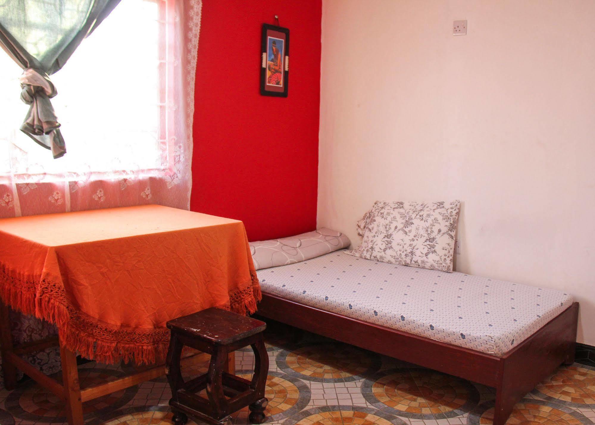 White House Of Tanzania Hostel Arusha Exterior photo